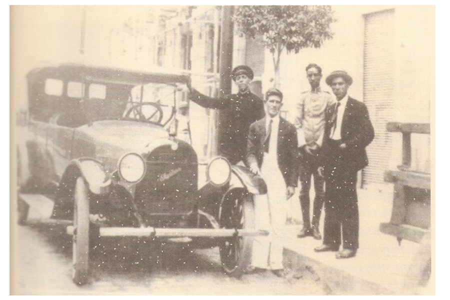 Studbaker de 1906 no Recife e seus passageiros