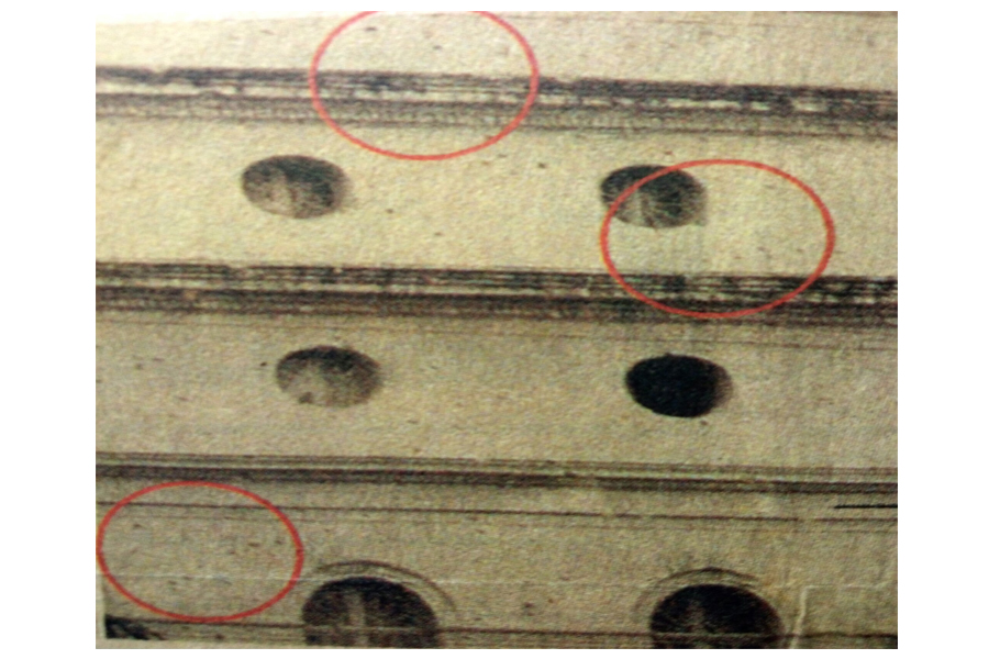 O Teatro de santa isabel também sofreu na revolução de 30: Detalhes de tiros que atingiram a lateral do prédio.